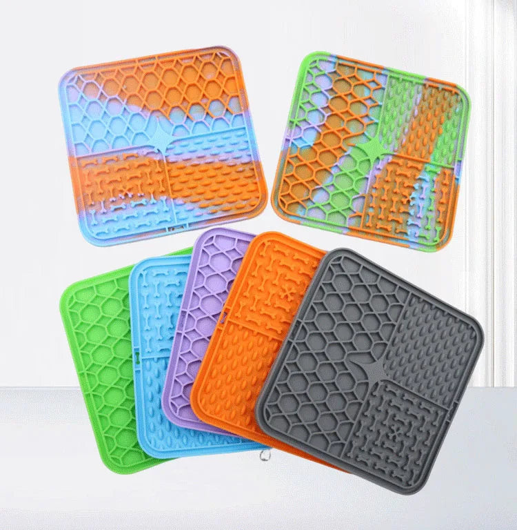 Silicone Lick Mat for Dogs – Slow Feeder, Bath Time Distraction & Training Aid