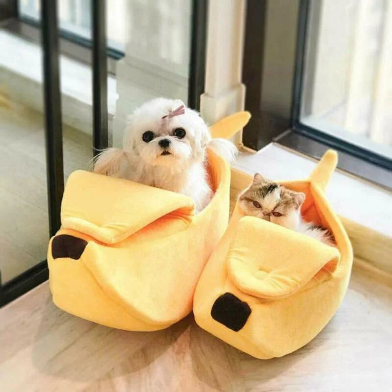 Banana-Shaped Pet Bed – Cosy & Fun House for Cats and Dogs | Soft, Warm & Portable